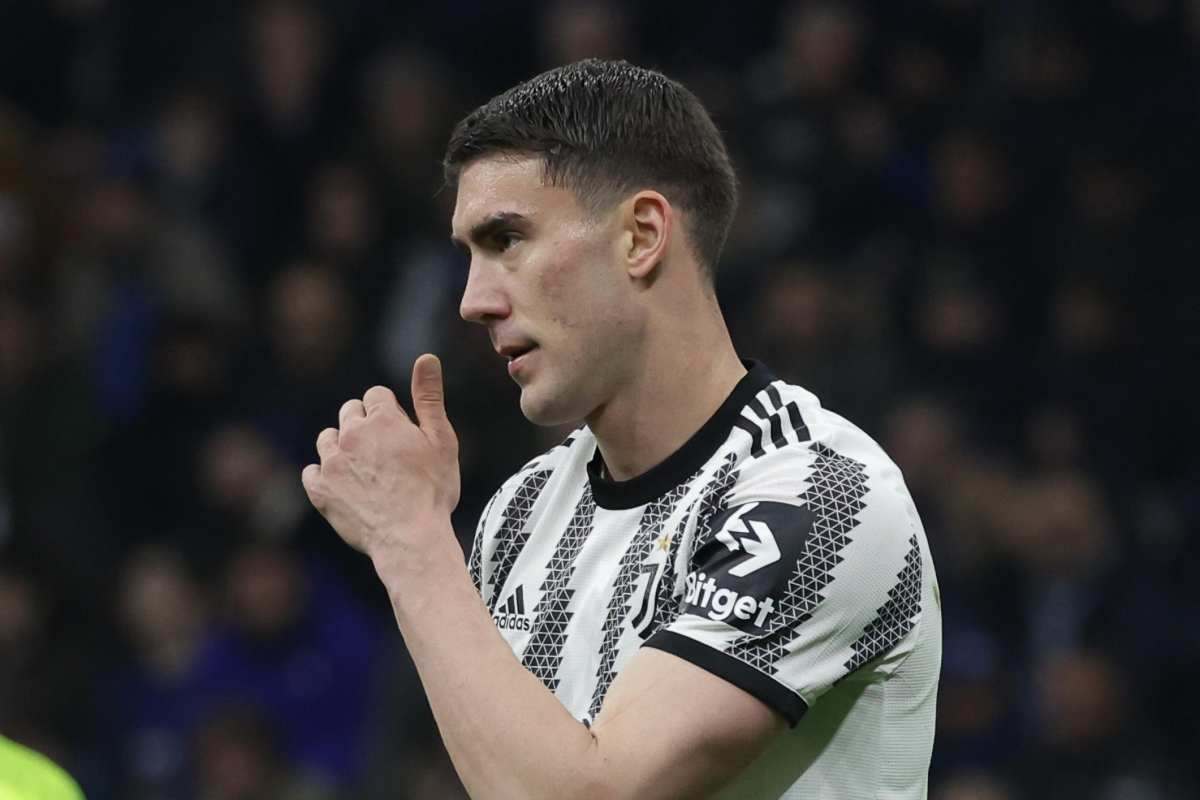 Calciomercato Psg Vlahovic Juventus offerta Hojlund