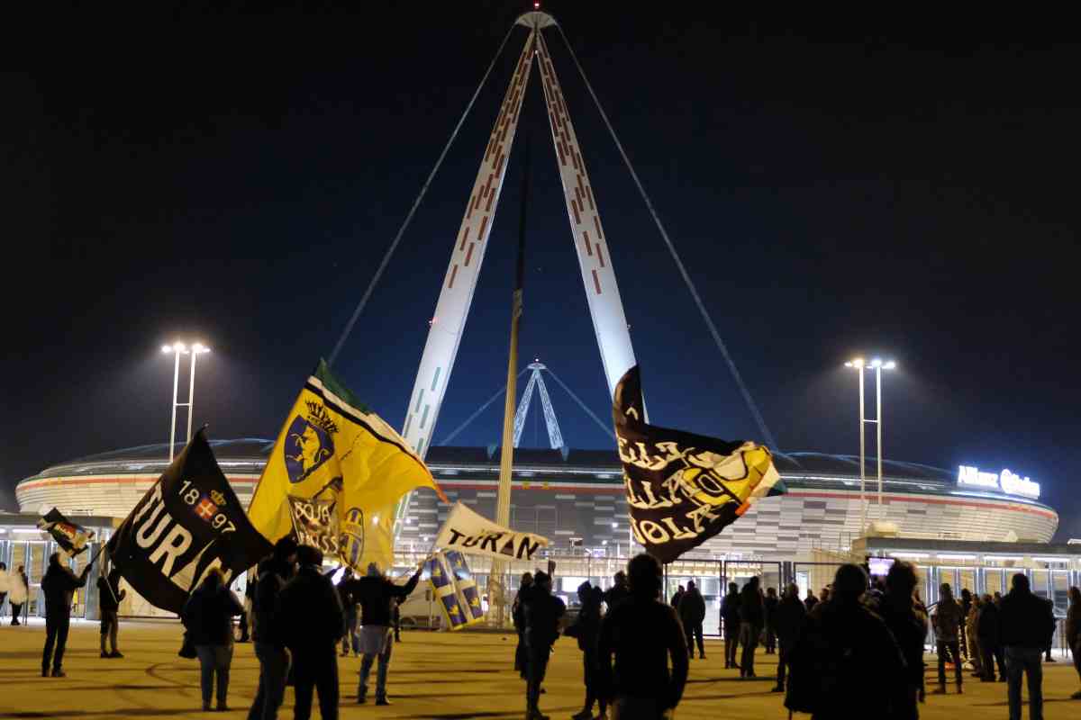 Juve mercato osservatori lione cherki