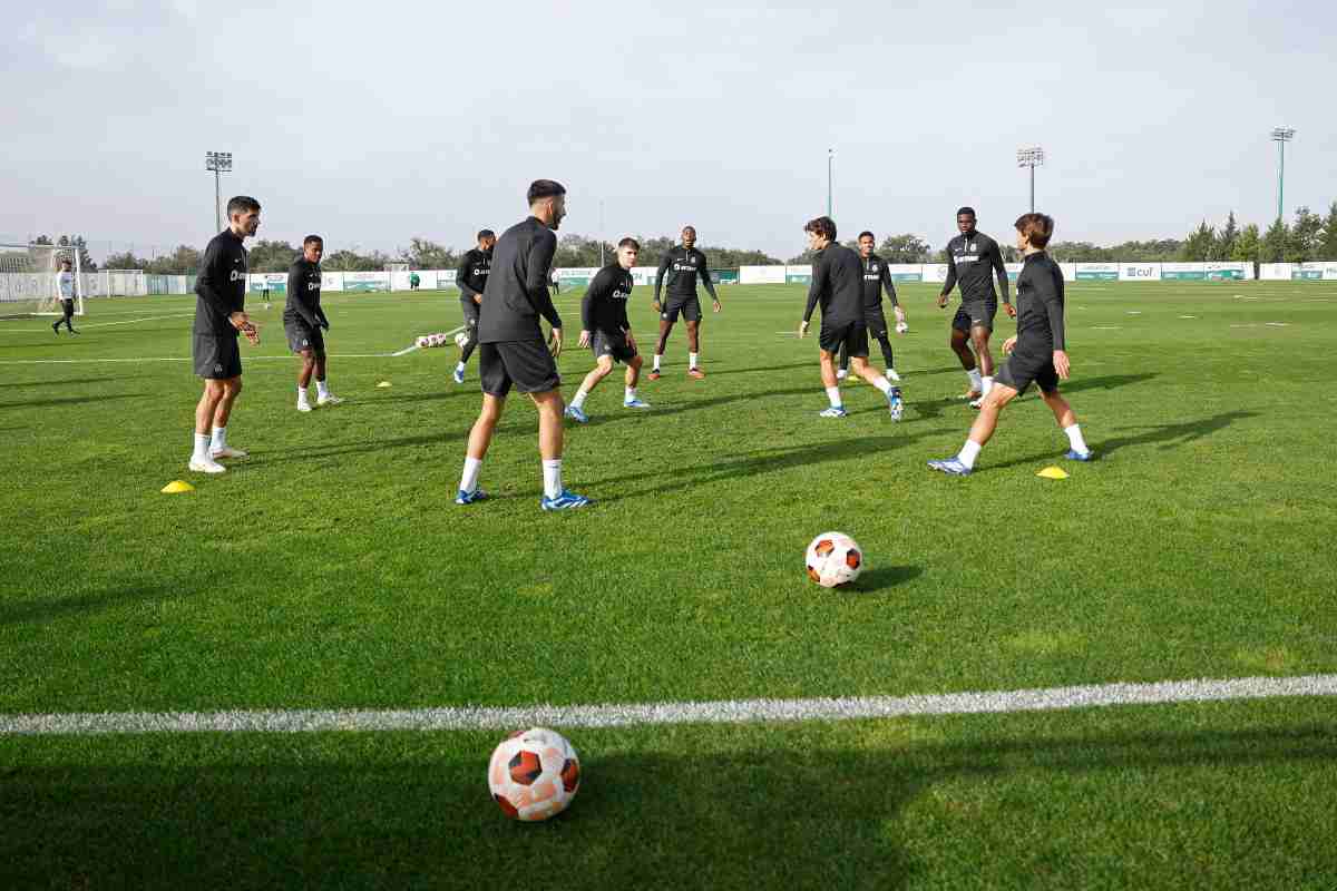 Rissa in allenamento, difensore contro allenatore