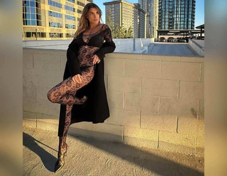Irresistibile e quasi nuda: tutti pazzi di Elisabetta Canalis