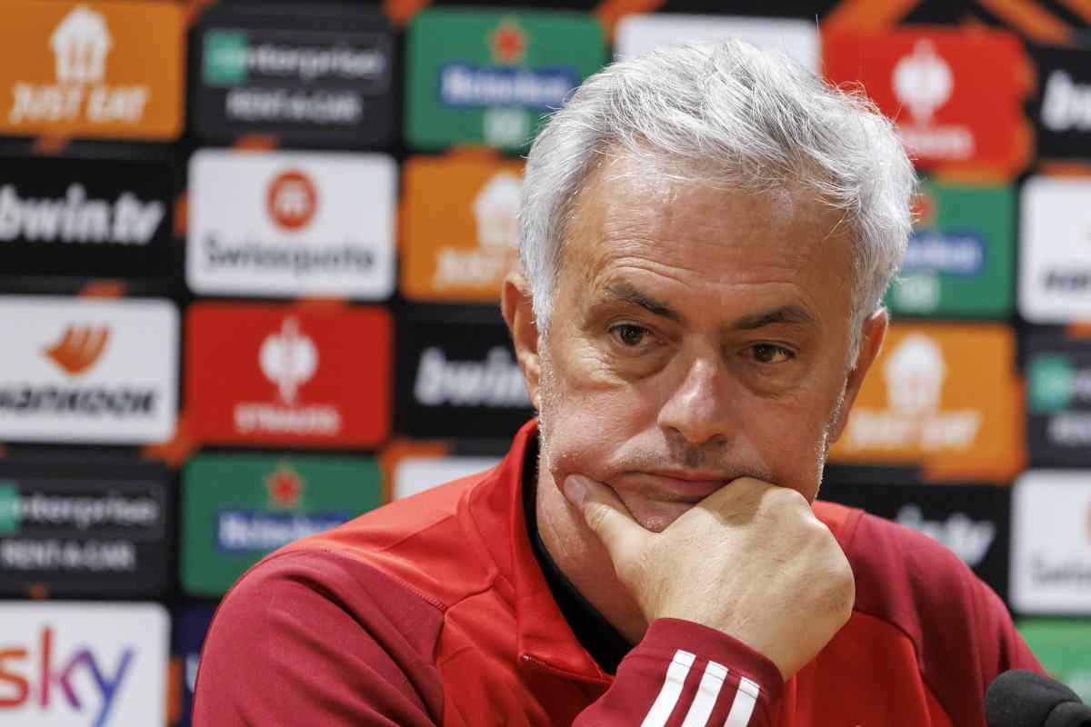 Mourinho va in Arabia