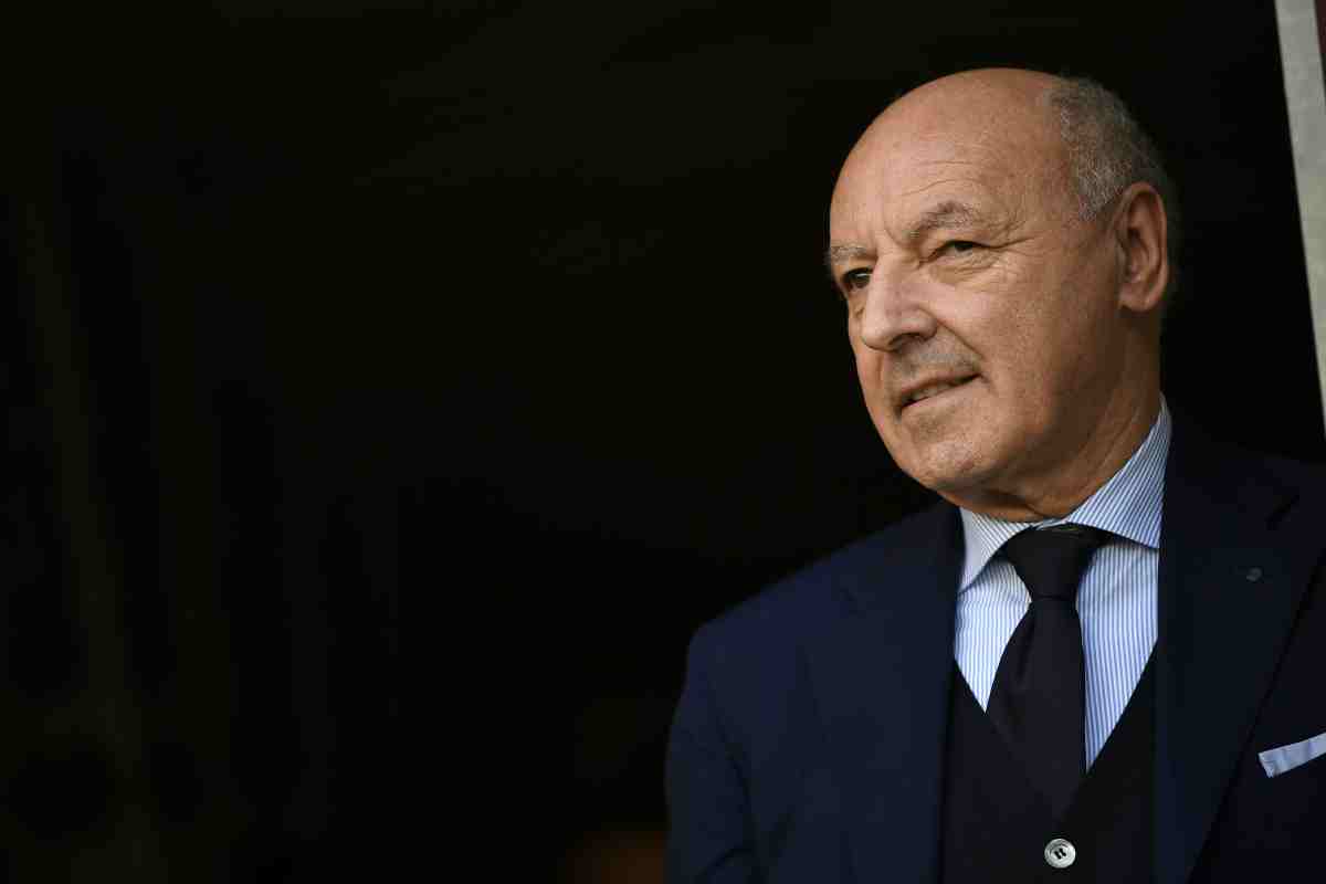 Marotta studia il colpo in attacco