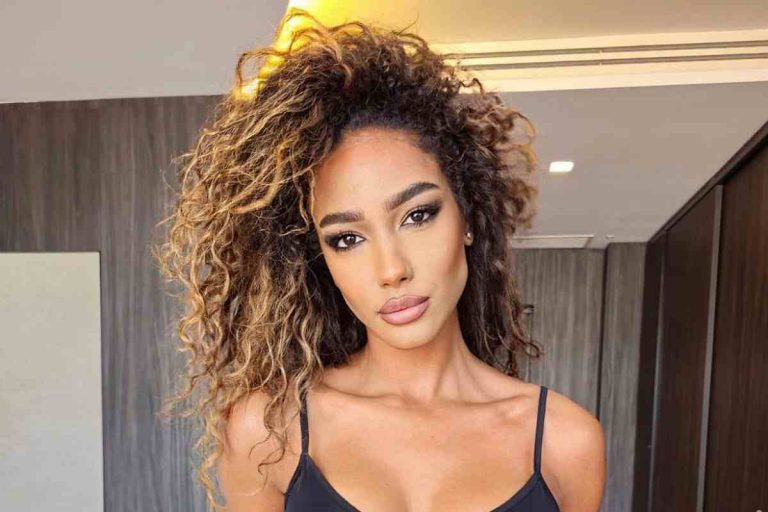 Samira Lui In Intimo Splendida Foto Da Capogiro