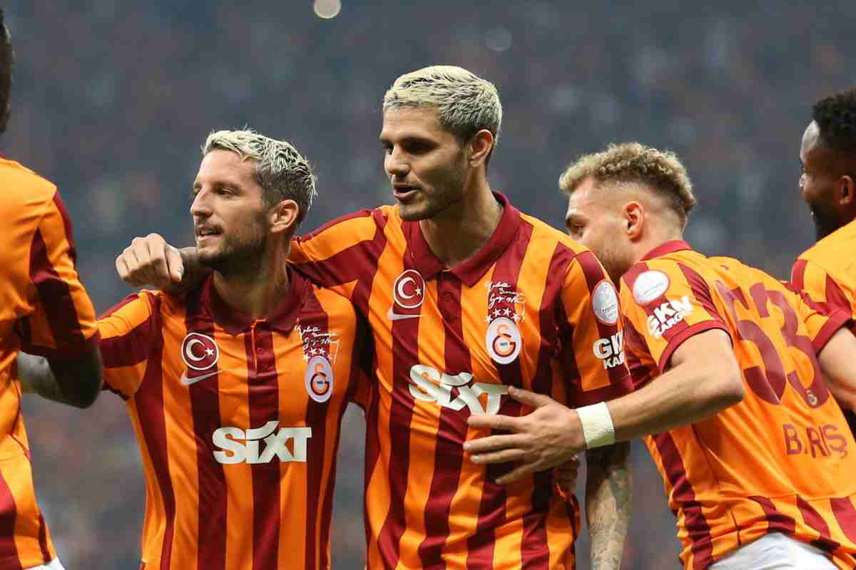 Mertens niente ritiro calcio