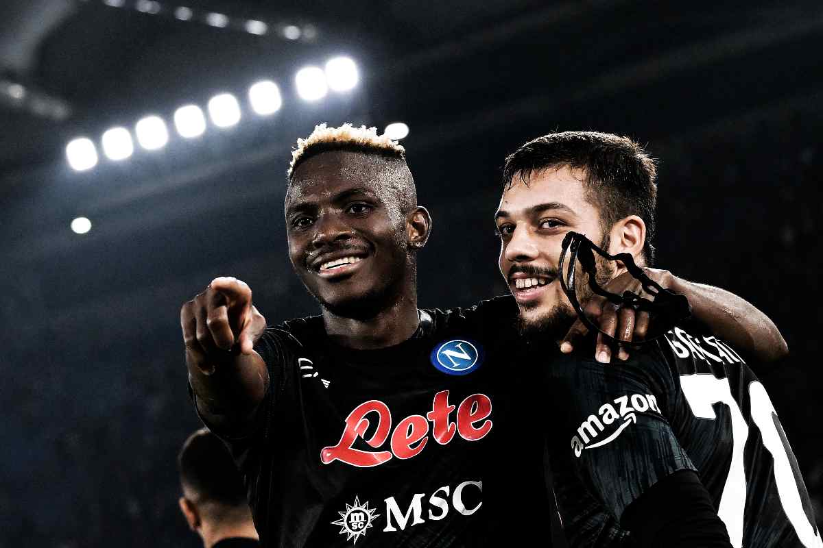 Lascia Napoli per rimanere in Serie A