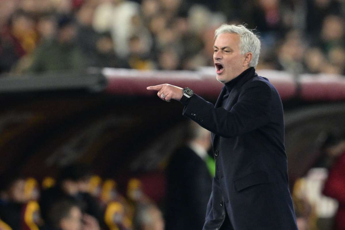 Tifosi della Roma spaccati: torna Mourinho