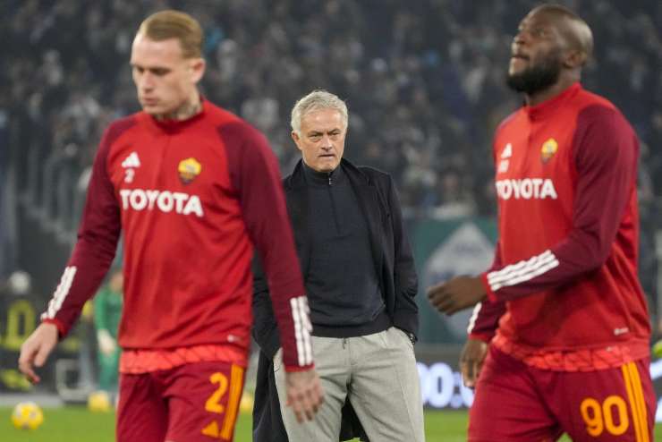 Tifosi della Roma spaccati: torna Mourinho