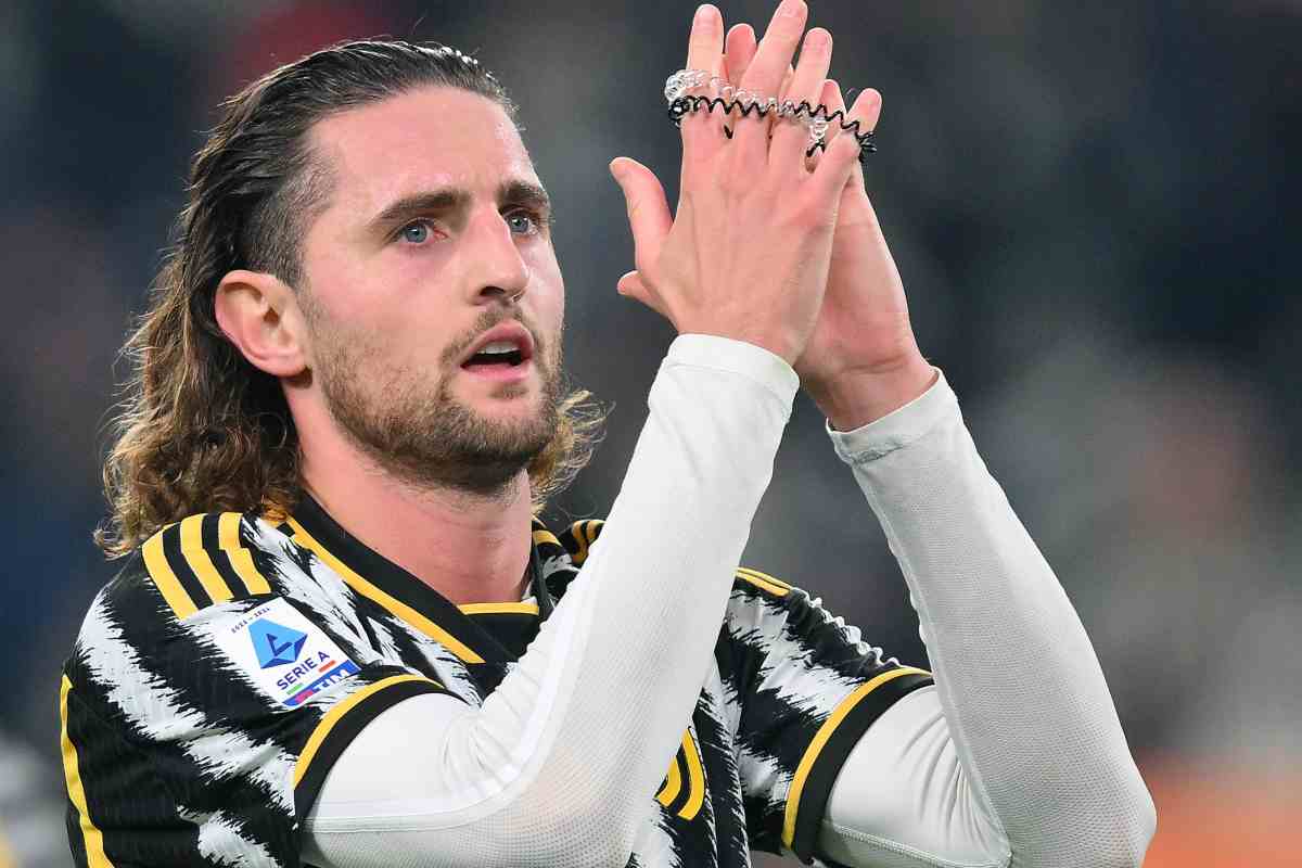 Juventus decisione su Rabiot