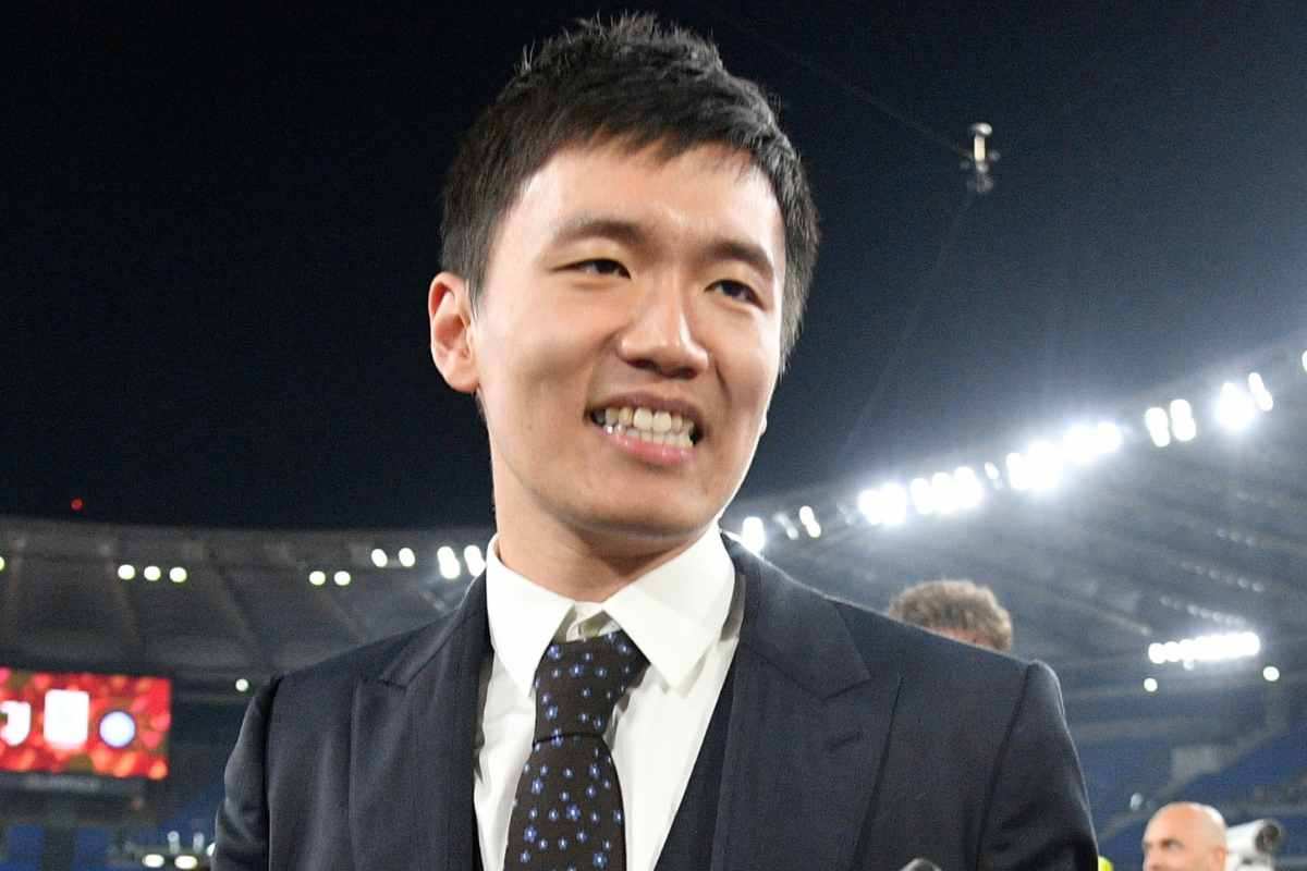 Zhang firma, ha messo l'Inter nei guai