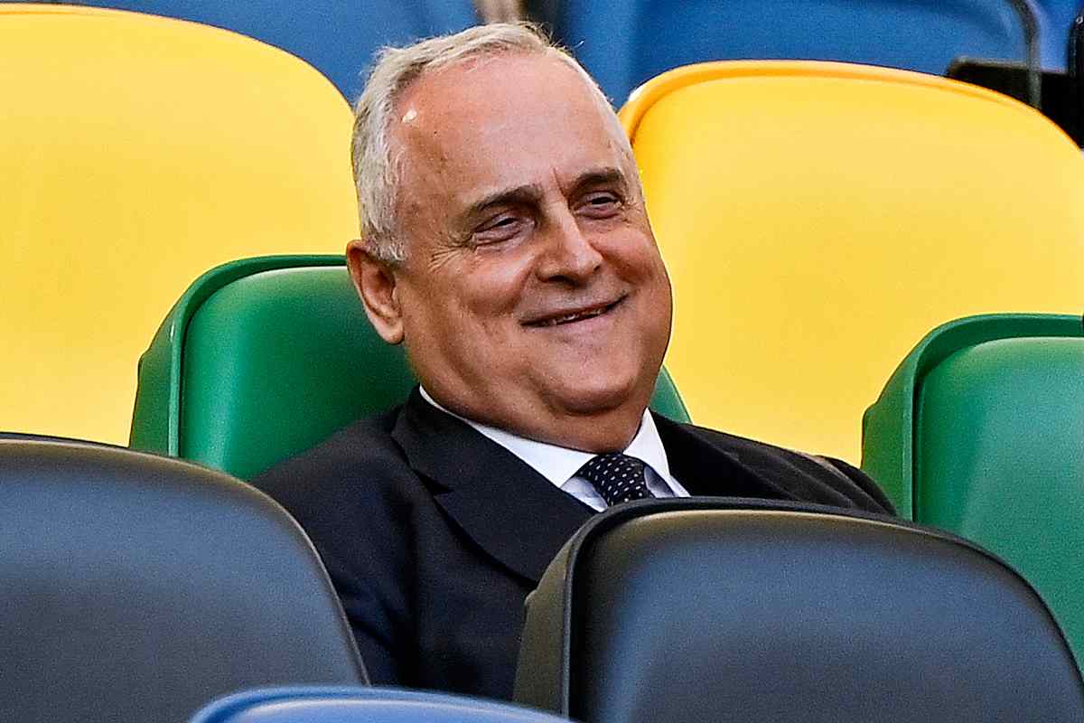 Claudio Lotito sorride