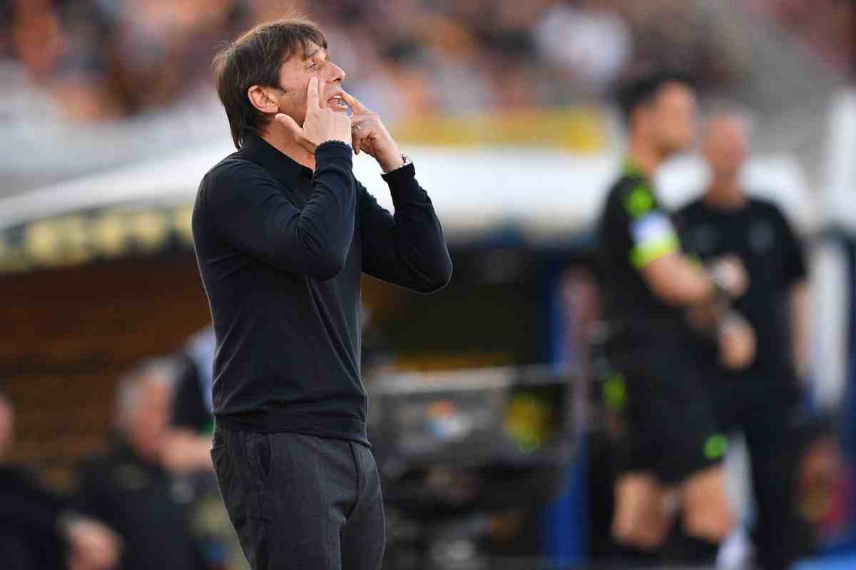 Conte a bordo campo