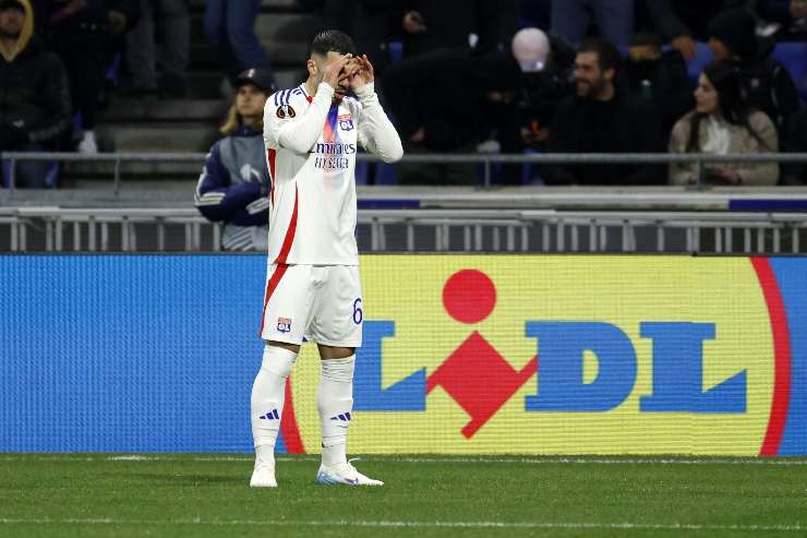 Georges Mikautadze esulta dopo un gol