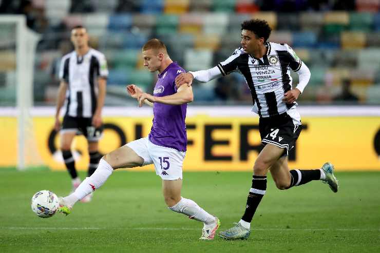 Pietro Comuzzo in azione con la maglia dell'Udinese