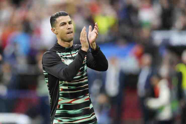 Ronaldo applaude