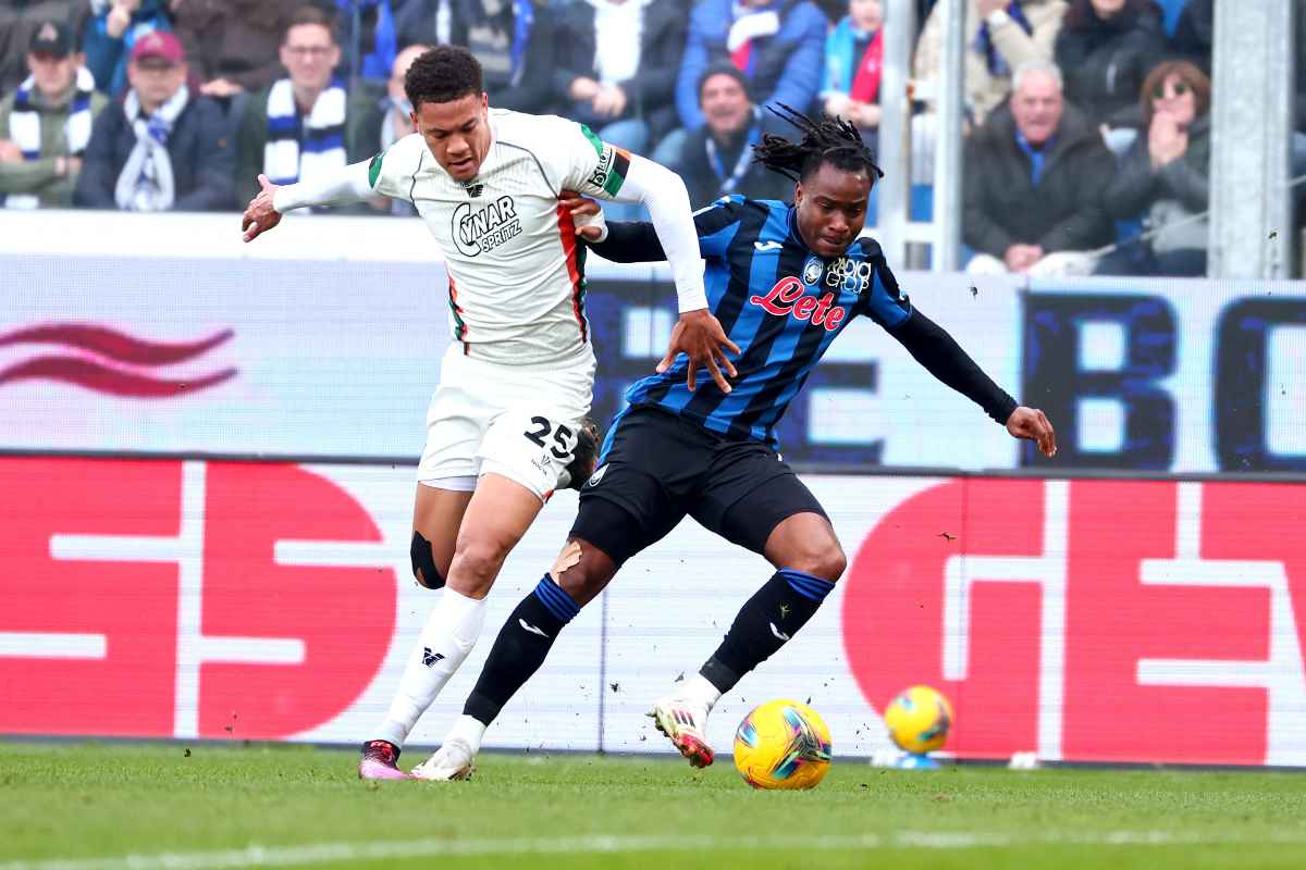 Ademola Lookman in azione