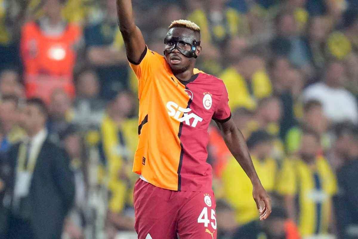 Victor Osimhen con la maglia del Galatasaray