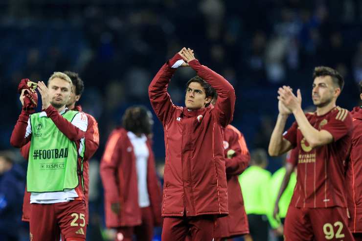 I calciatori della Roma esultano