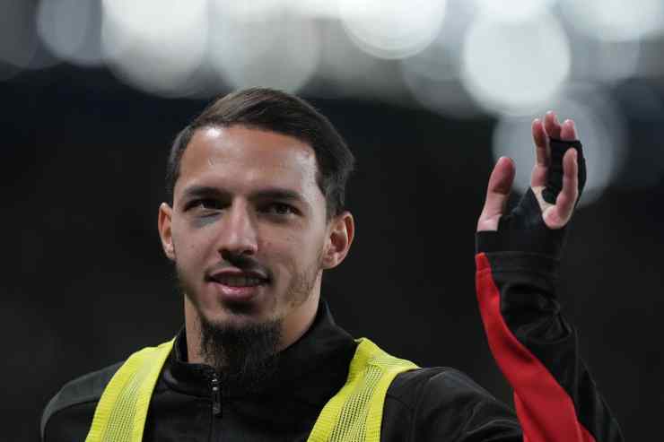 Bennacer saluta