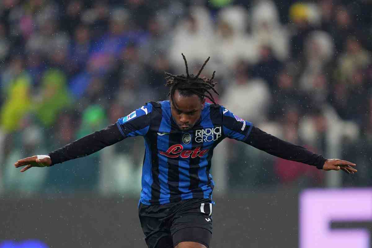 Lookman esulta