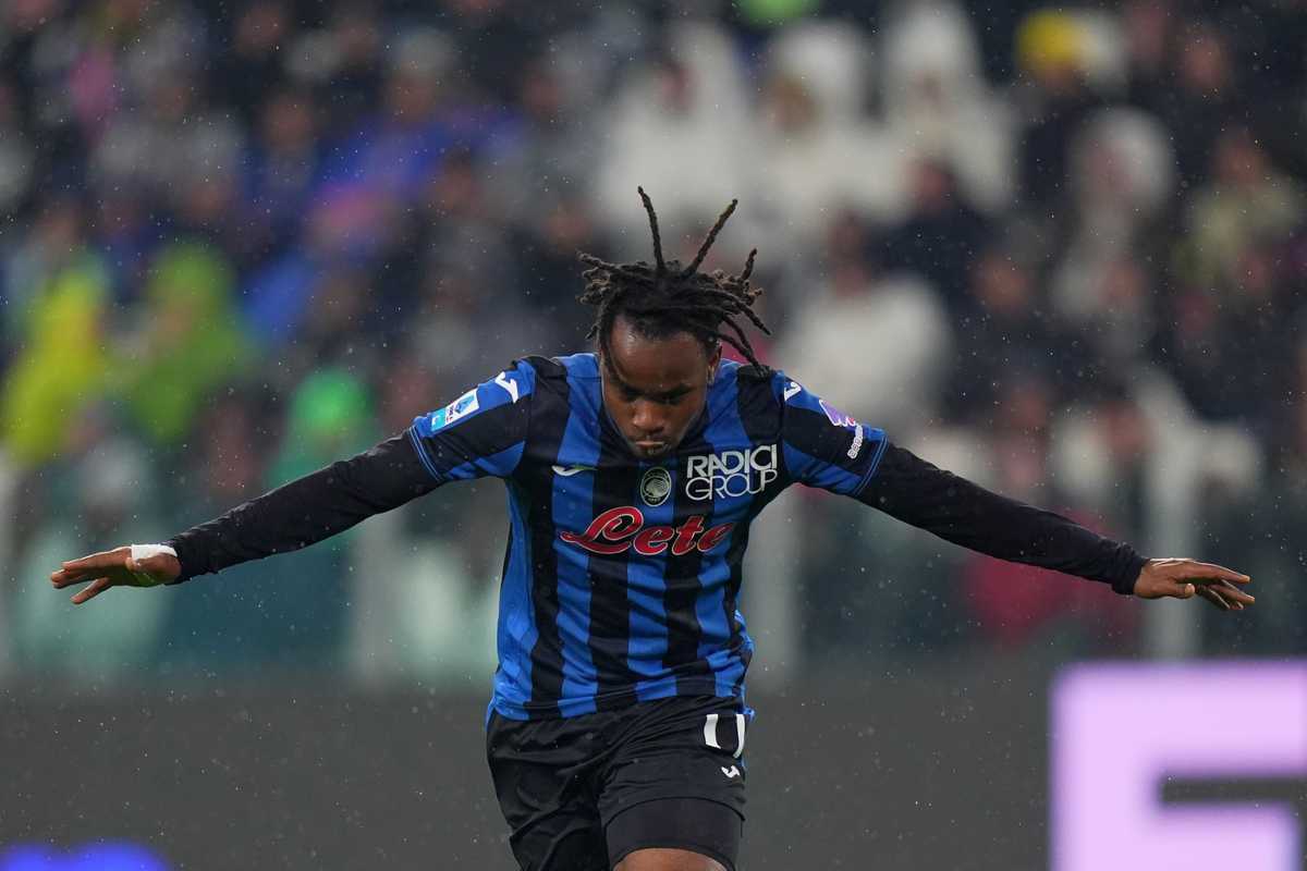 Lookman esulta