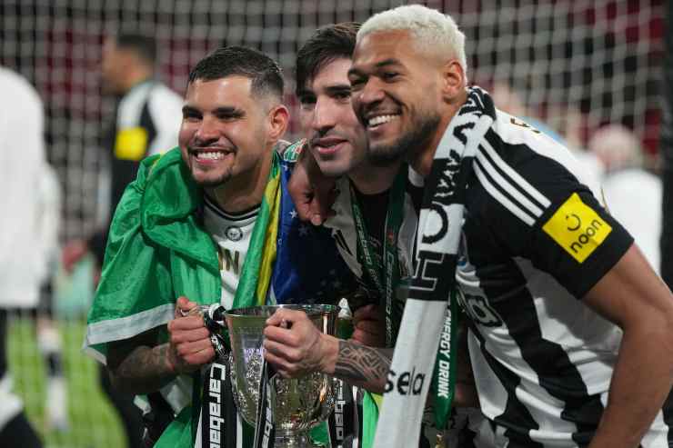Tonali festeggia con il Newcastle