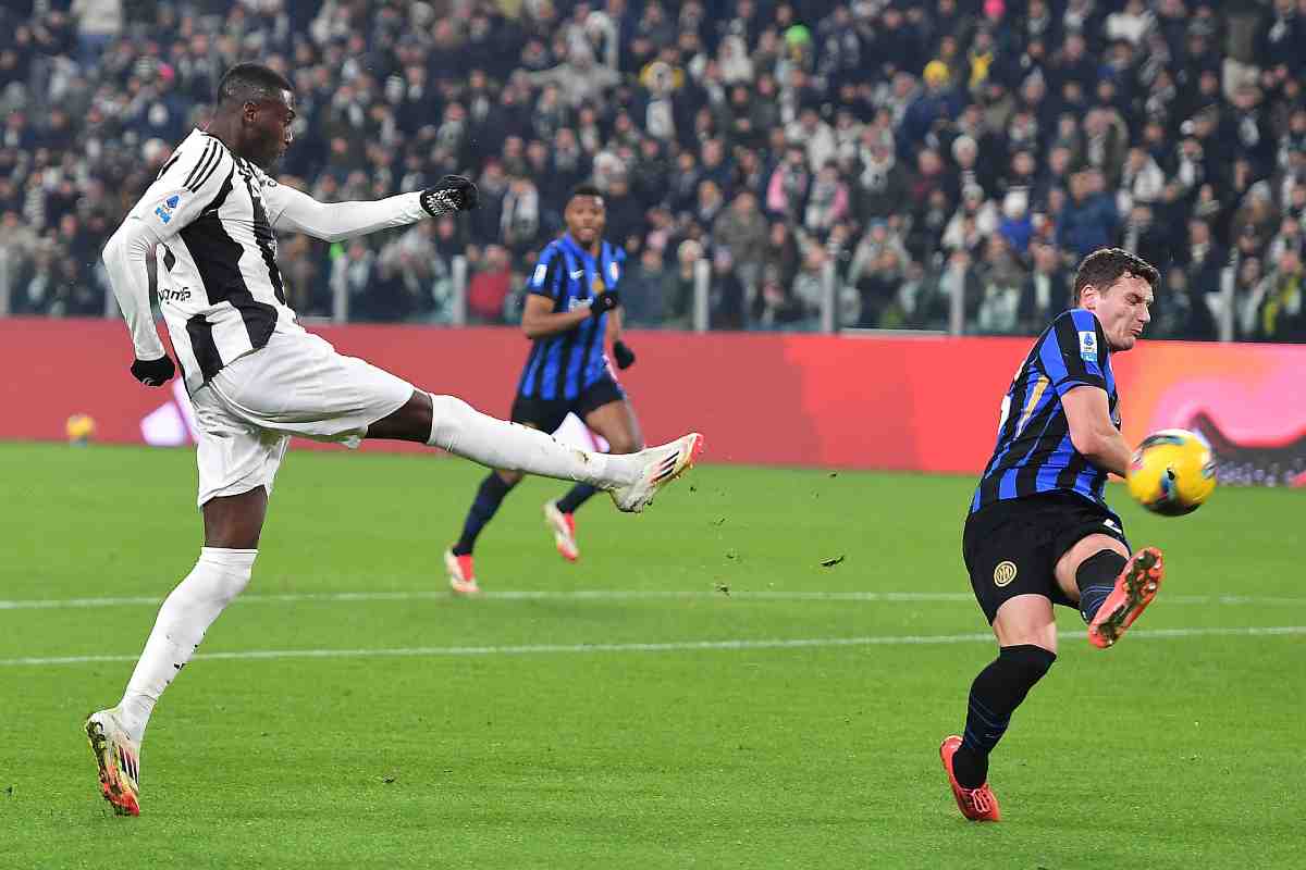 Kolo Muani mentre affronta l'Inter