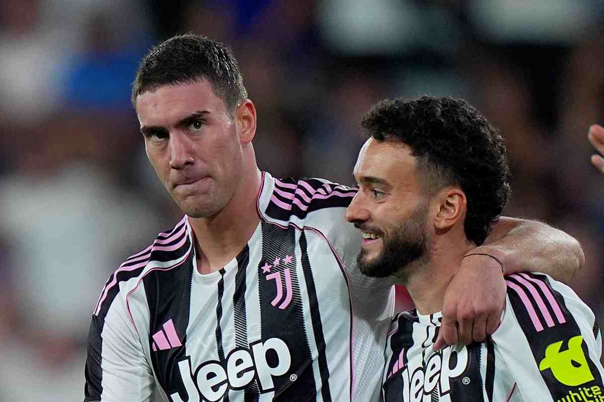 Vlahovic abbraccia Joao Mario