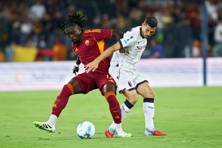Manu Koné durante una gara della Roma