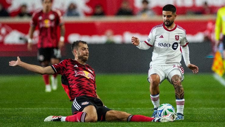 Lorenzo Insigne mentre gioca con la maglia del Toronto