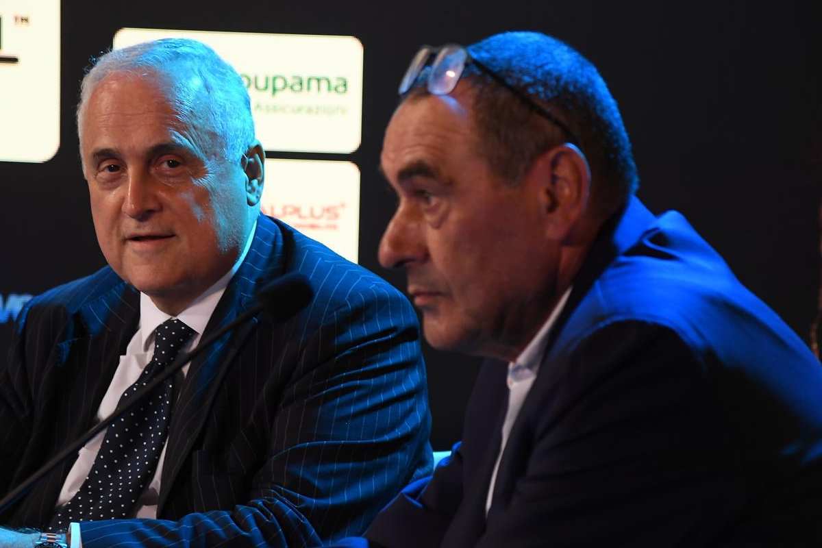 Lotito e Sarri durante la conferenza stampa