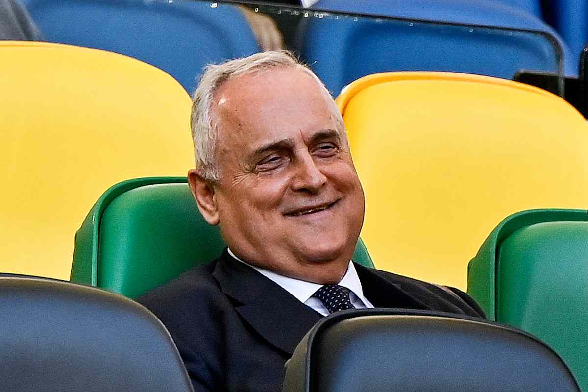 Il presidente Lotito mentre è allo stadio