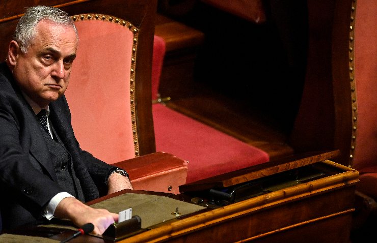 Il presidente Lotito mentre è al Senato