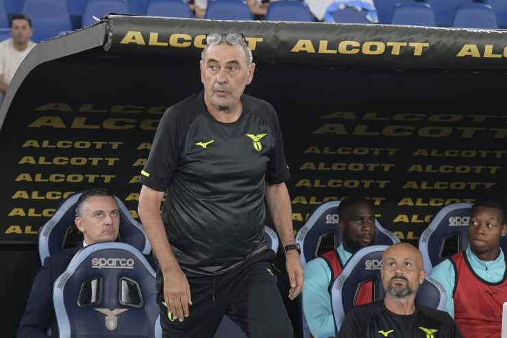 Sarri davanti la panchina