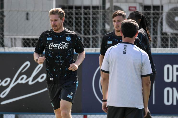 Kevin De Bruyne in allenamento con il Napoli