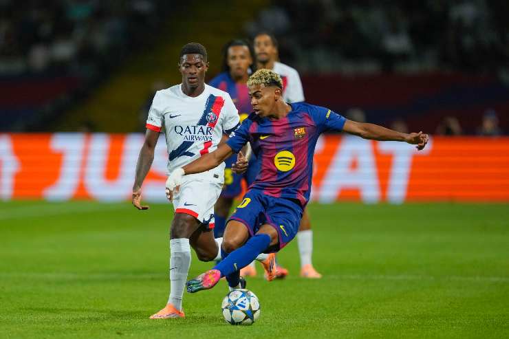 Lamine Yamal in azione contro il PSG