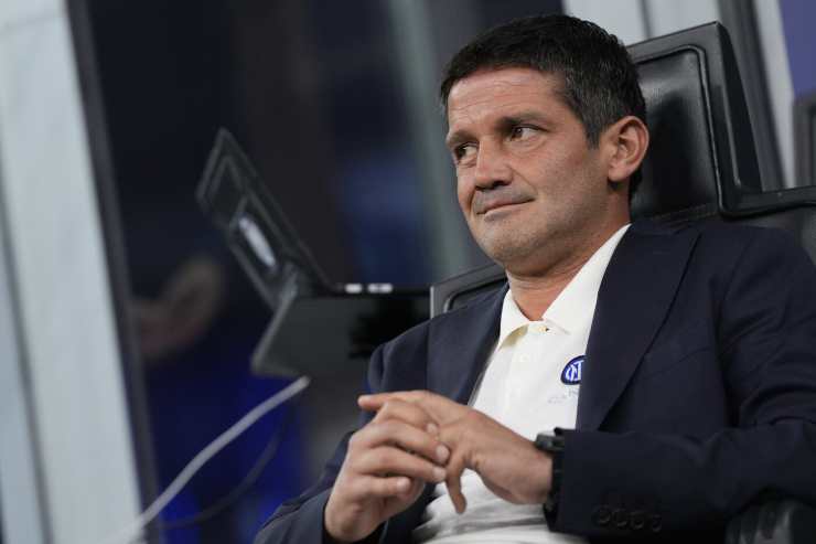 Chivu sorride in panchina