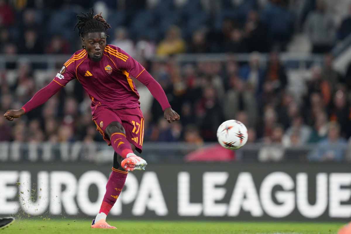 Koné al tiro
