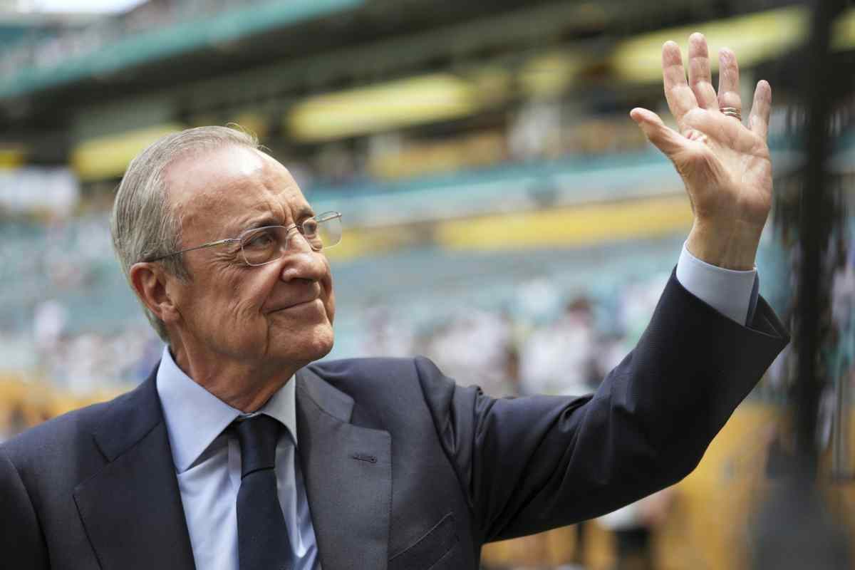 Florentino Perez saluta i tifosi