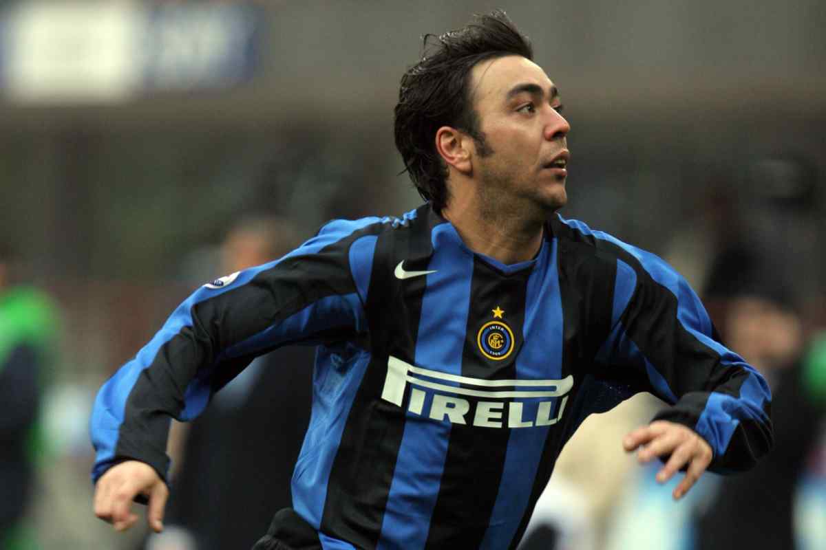 Recoba esulta