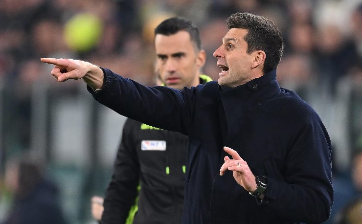 L'ex allenatore della Juventus Thiago Motta mentre dirigeva i suoi giocatori