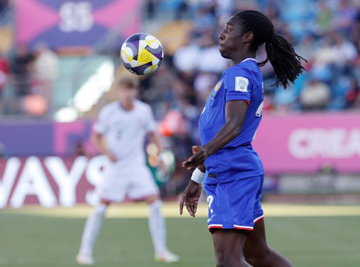 Beyuku controlla la palla