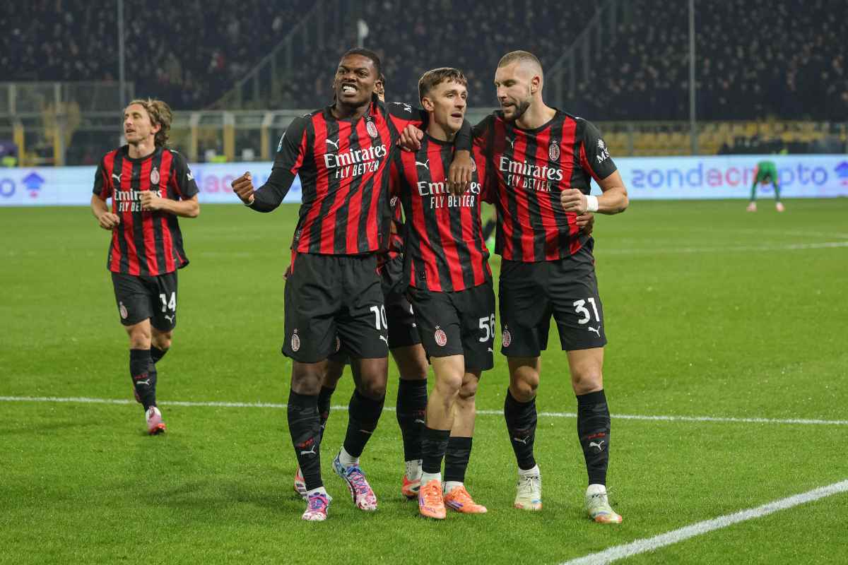 Calciatori del Milan che festeggiano