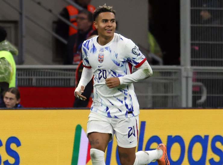 Nusa esulta dopo una rete