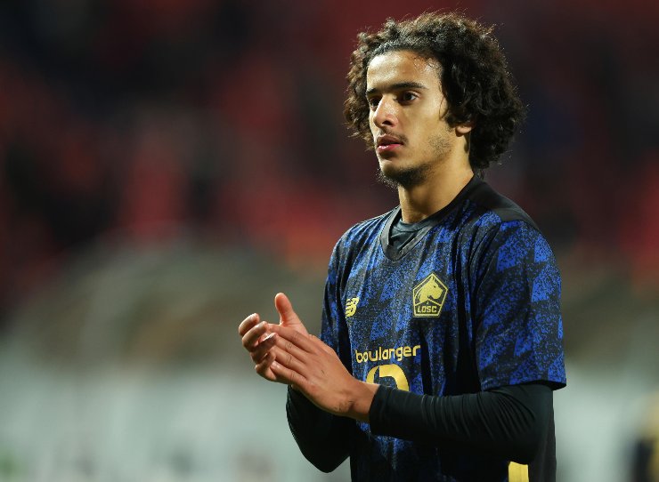 Il giocatore del Lille Bouaddi durante il riscaldamento pre-partita