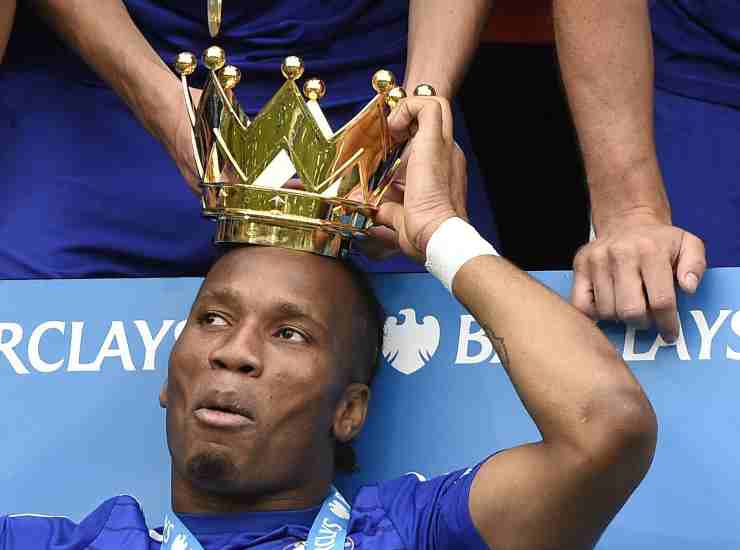 Drogba festeggia con il Chelsea