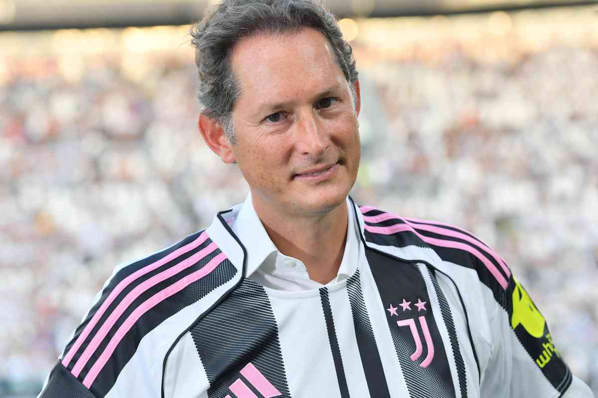 Elkann con la maglia della Juve
