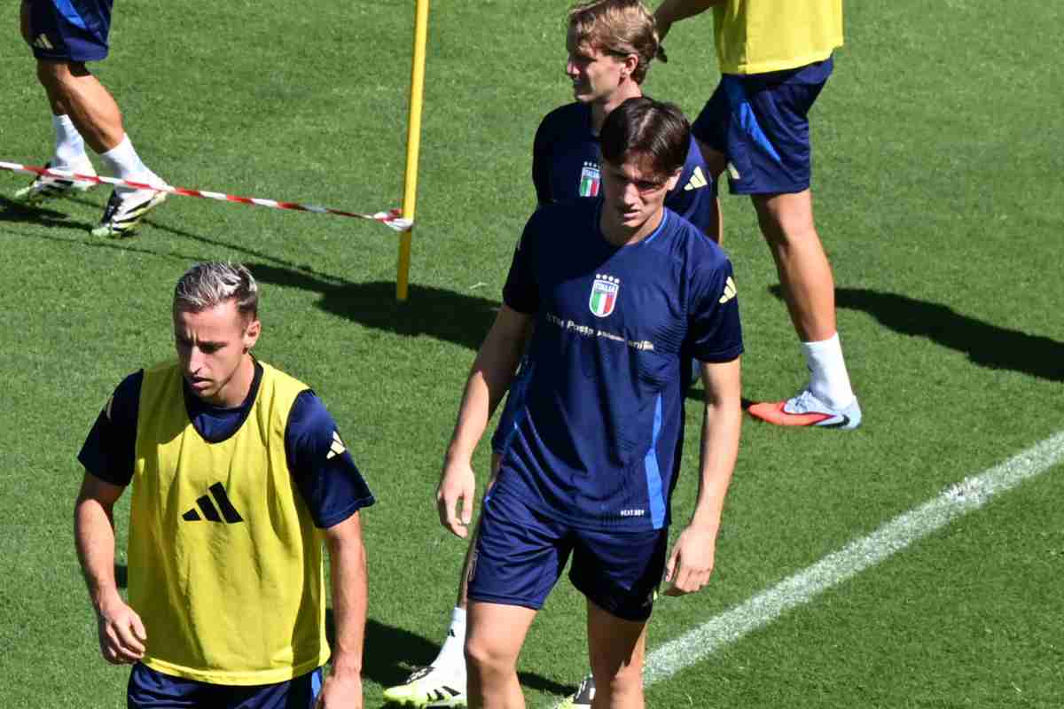 Rovella e Frattesi compagni di nazionale che si allenano a Coverciano