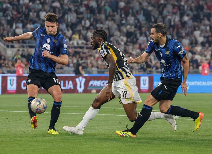 Samule Iling in azione con la maglia della Juve proprio contro l'Inter