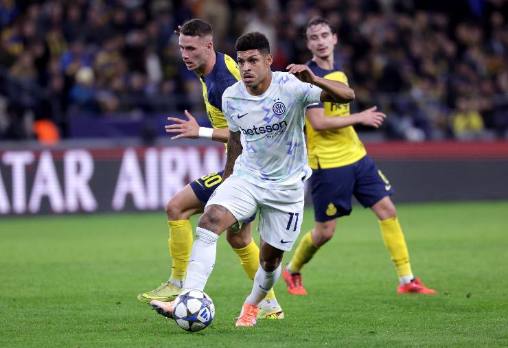 Luis Henrique mentre cerca di mettersi alla prova in Champions