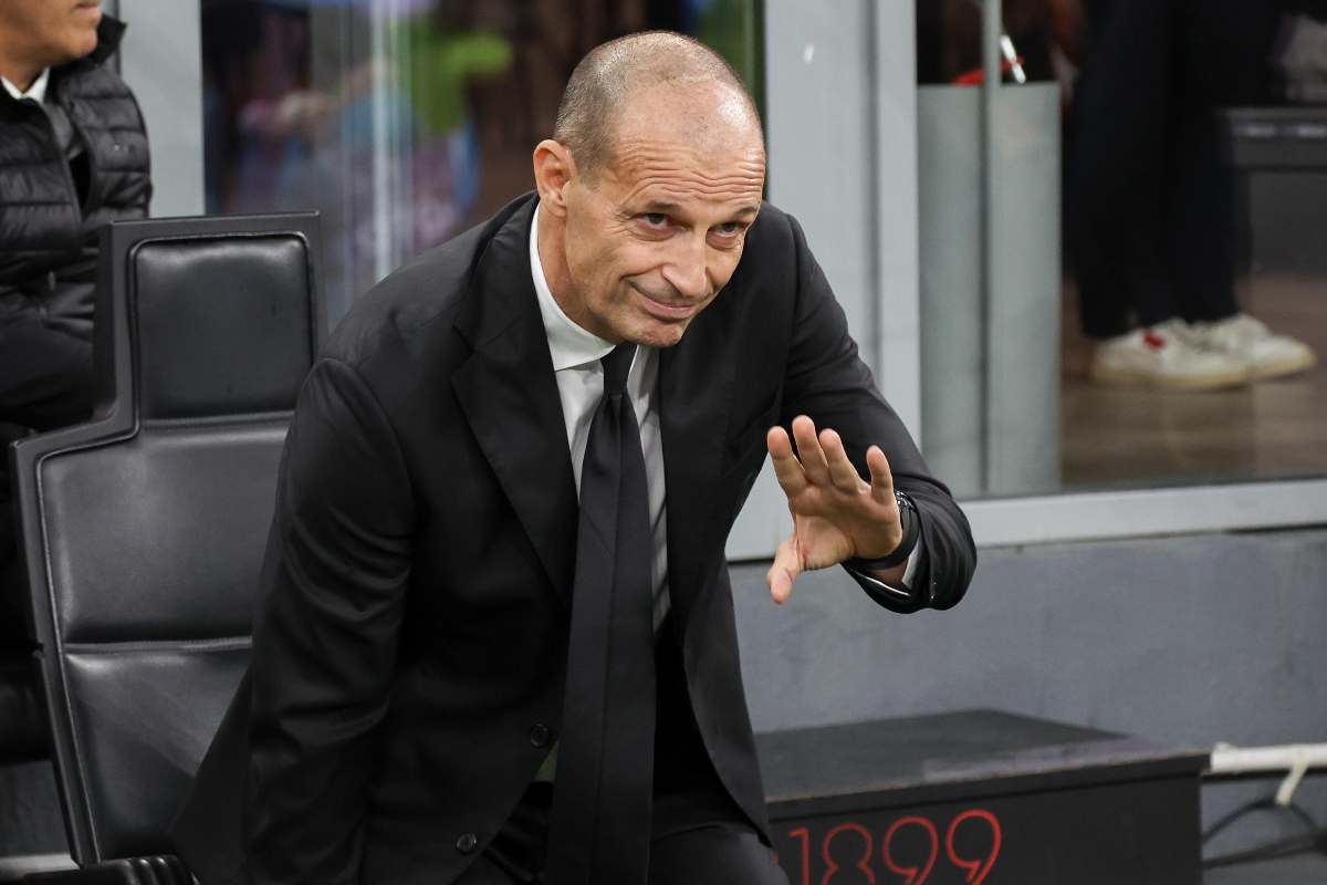 Il tecnico del Milan Allegri poco prima che inizi la gara di campionato contro la Roma